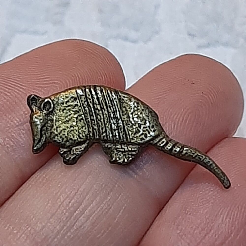 Vintage Figural Armadillo Animal metal lapel  tac pin Gold/Brass-Tone (flat)